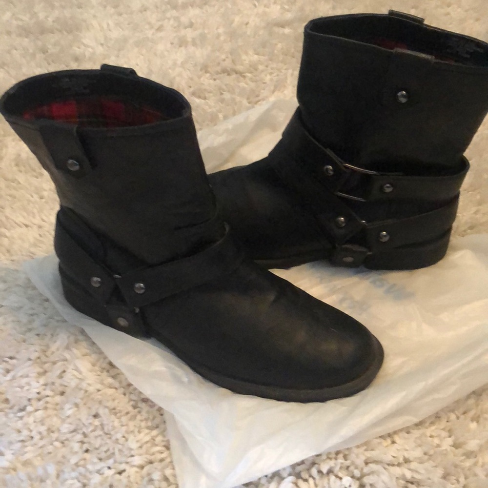 Riding boots